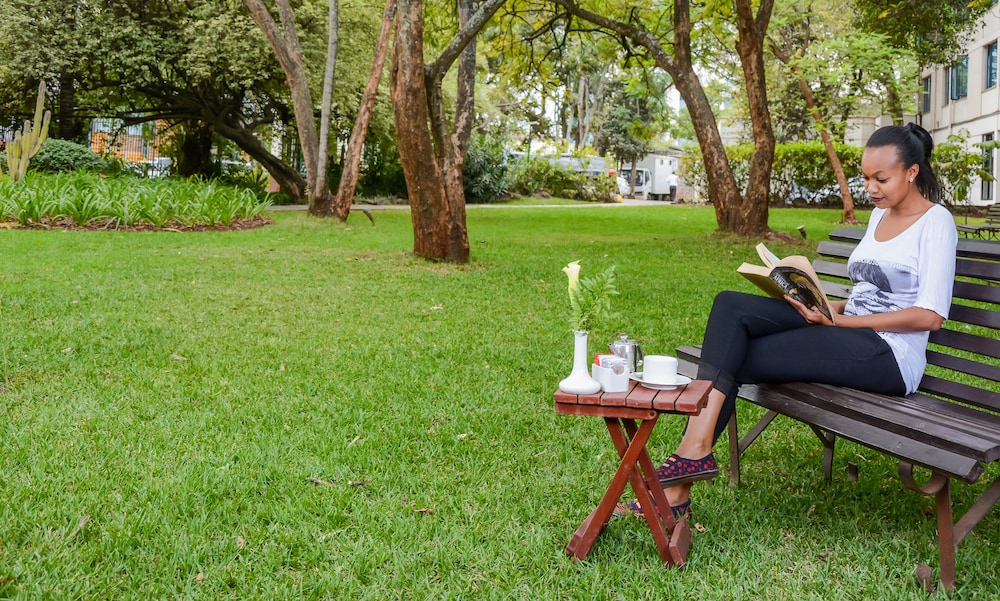 Jacaranda Nairobi Hotel 43/59