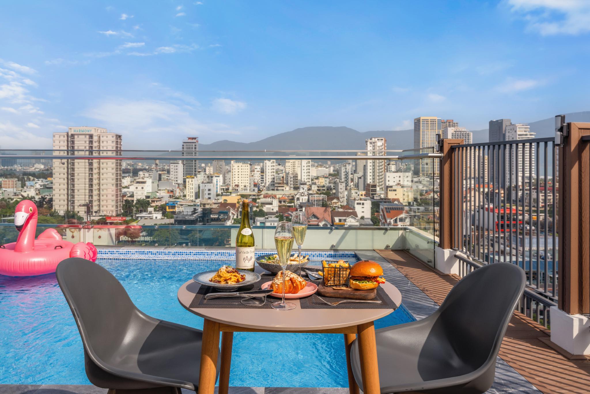Amber Bay Hotel & Suites Da Nang 17/24