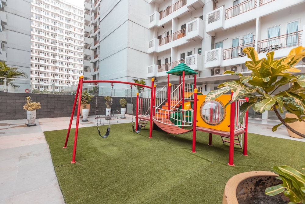 OYO 1948 Apartement Sentul Tower 13/19