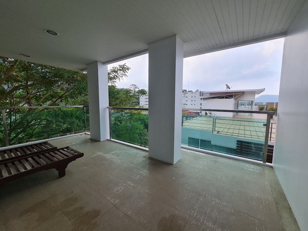 THE BAYCLIFF RESIDENCES 21/50