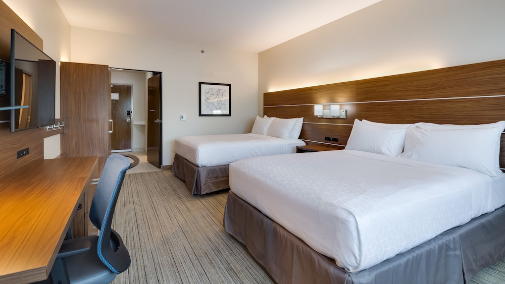 Holiday Inn Express Suites Latta 12/59