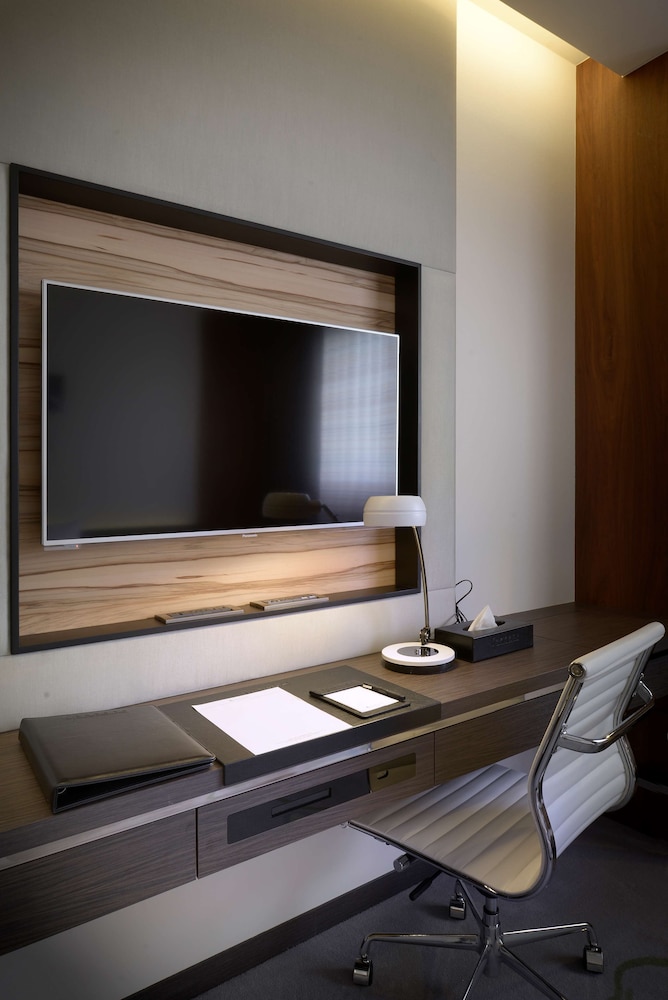 Golden Tulip Glory Fine Hotel 51/60