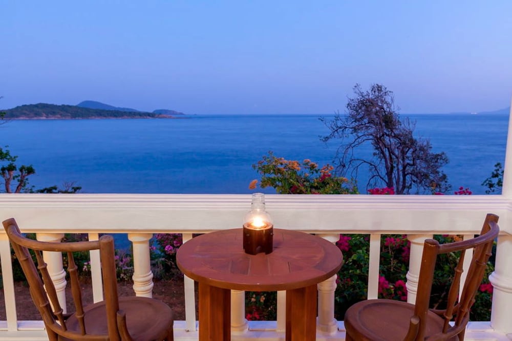 Baan Khunying Villa Secluded Phuket Beachfront 24/40