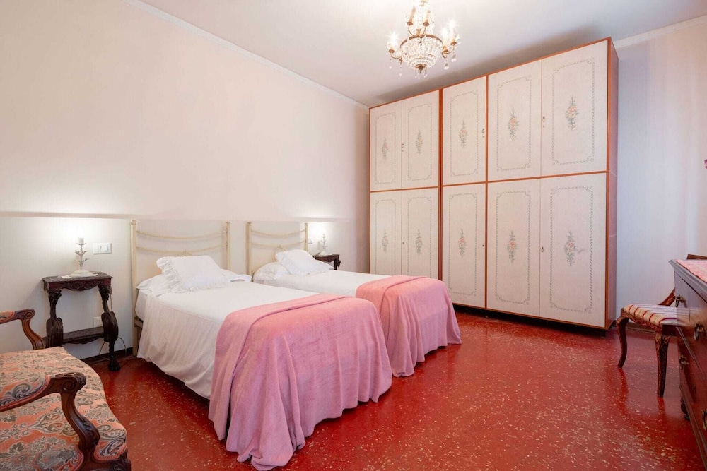 The Arsenal Large Apartment 17/47