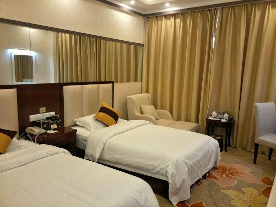 Elegant, Twin Beds