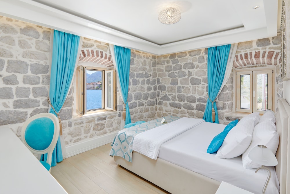Hotel Libertas 32/69