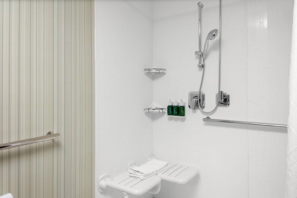 Courtyard by Marriott East Lansing Okemos 12/41