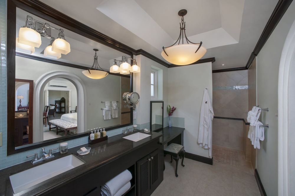 Pool, Suite, King Bed