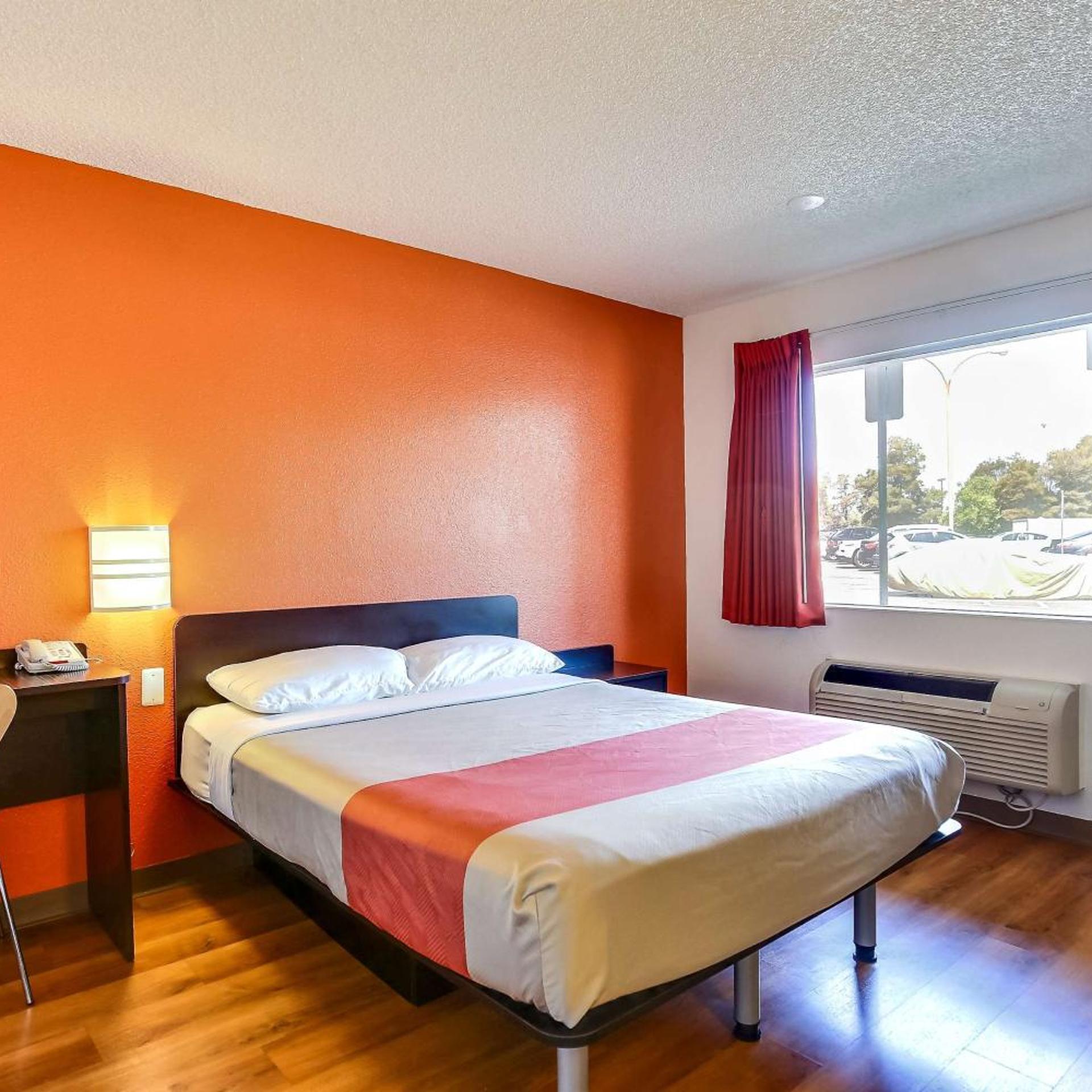 غرفة ديلوكس، Motel6 Oakland, CA - Embarcadero 4/10