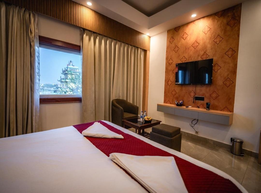 Super, Deluxe, King Bed