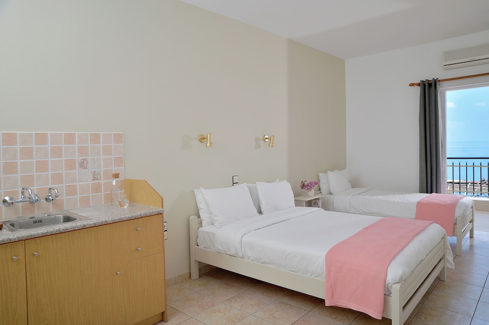 Pharos Rooms 22/72