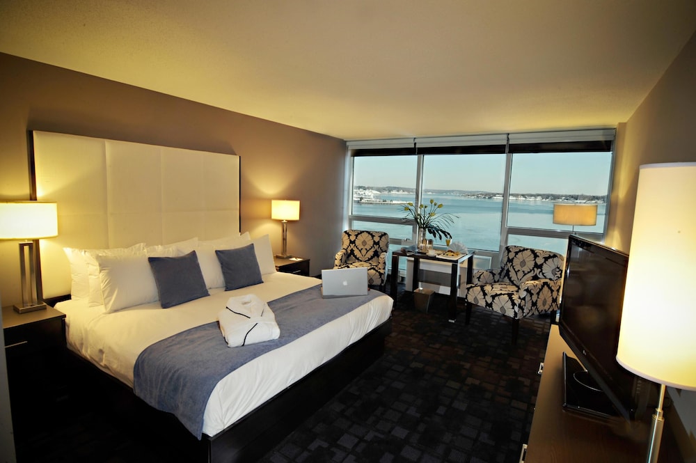 The Oyster Point Hotel 9/43