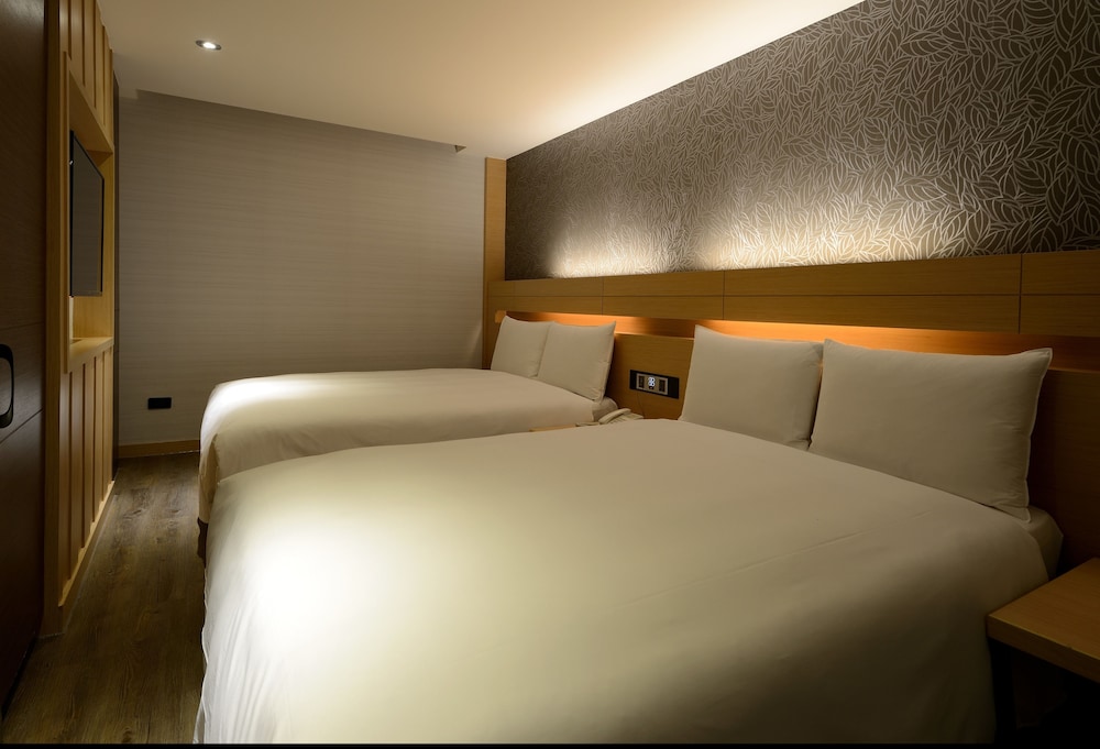 Talmud Tainan Suites 12/65