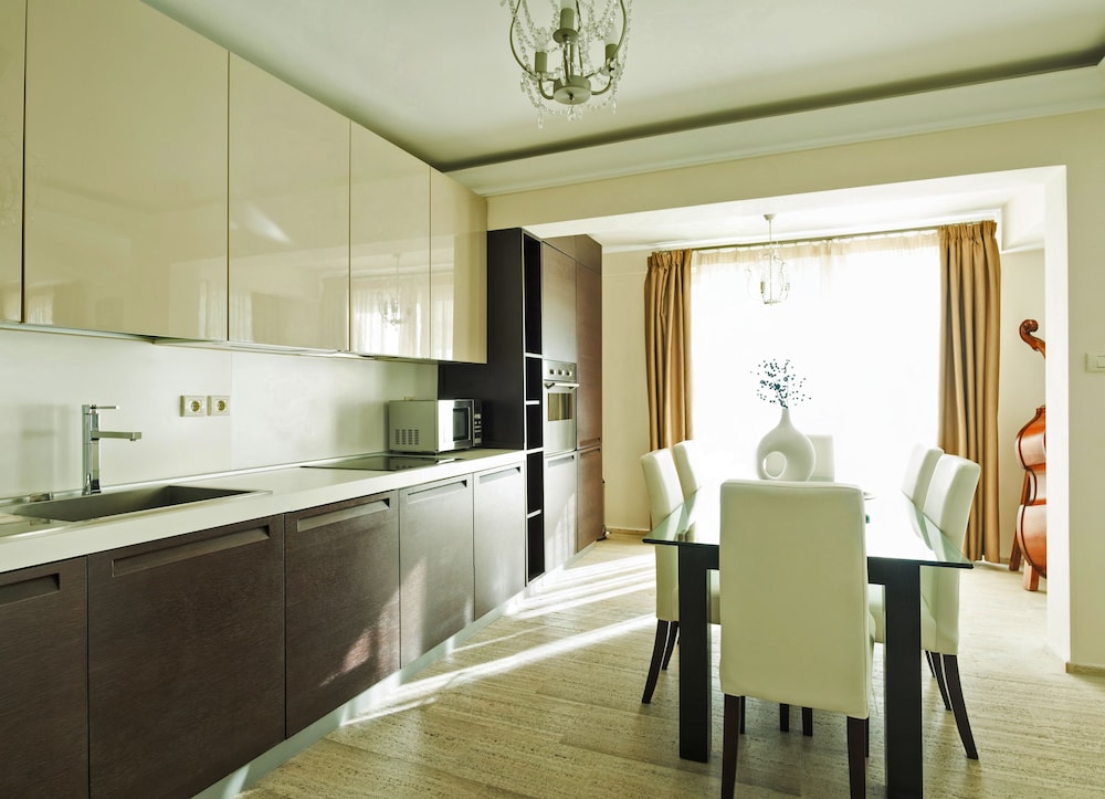 Hotel Azimut 3/50