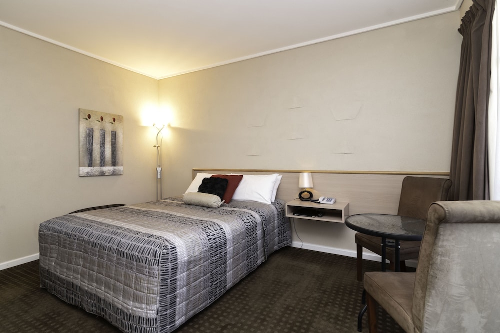 PRINCE MARK MOTOR INN 20/47