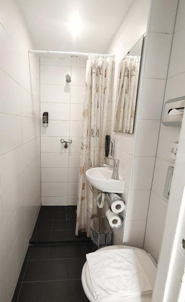 Amsterdam Inn Hotel 47/47