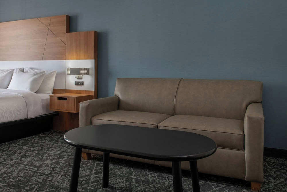 Fairfield Inn Suites By Marriott Oakland Hayward 26/48