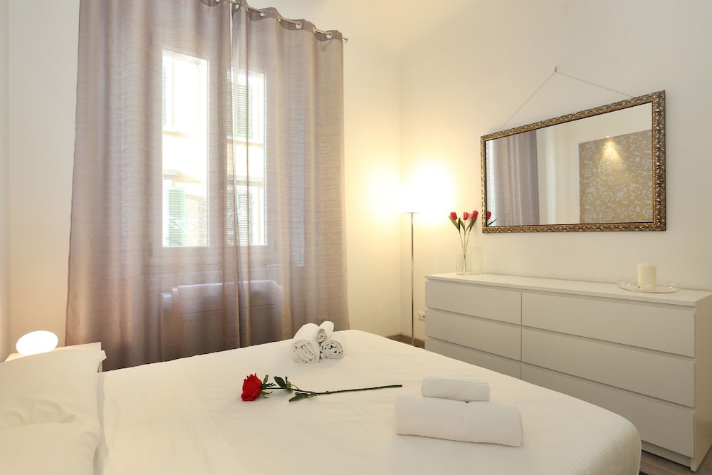 Cristina Suite 5/14