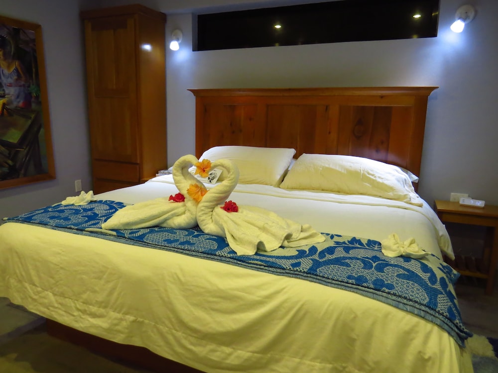 Maya Beach Hotel 30/82