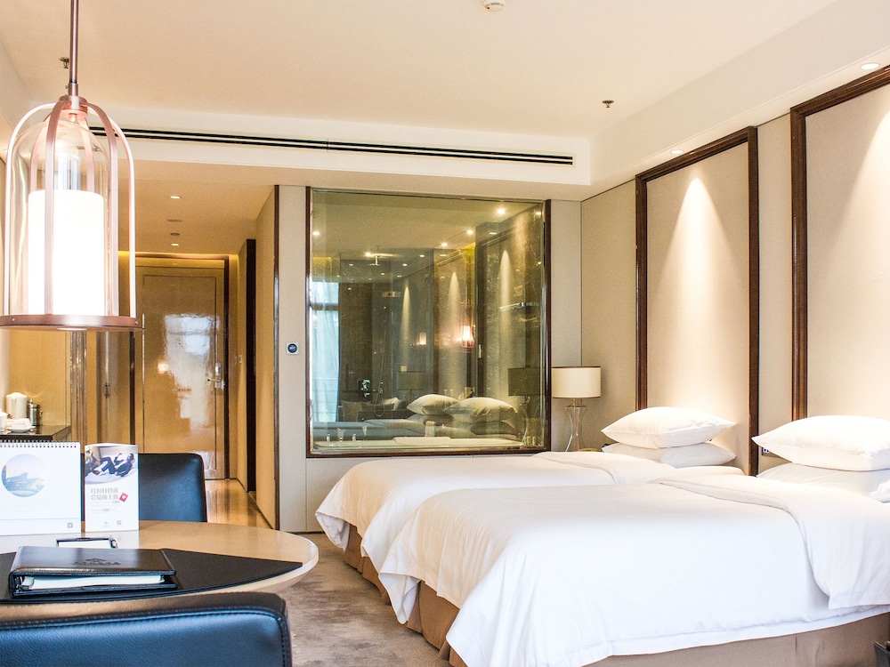 Jinling Riverside Hotel 11/39