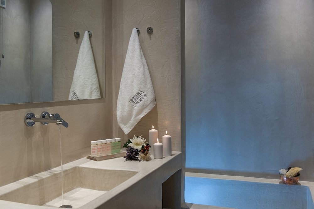 Serenissima Boutique Hotel 69/71