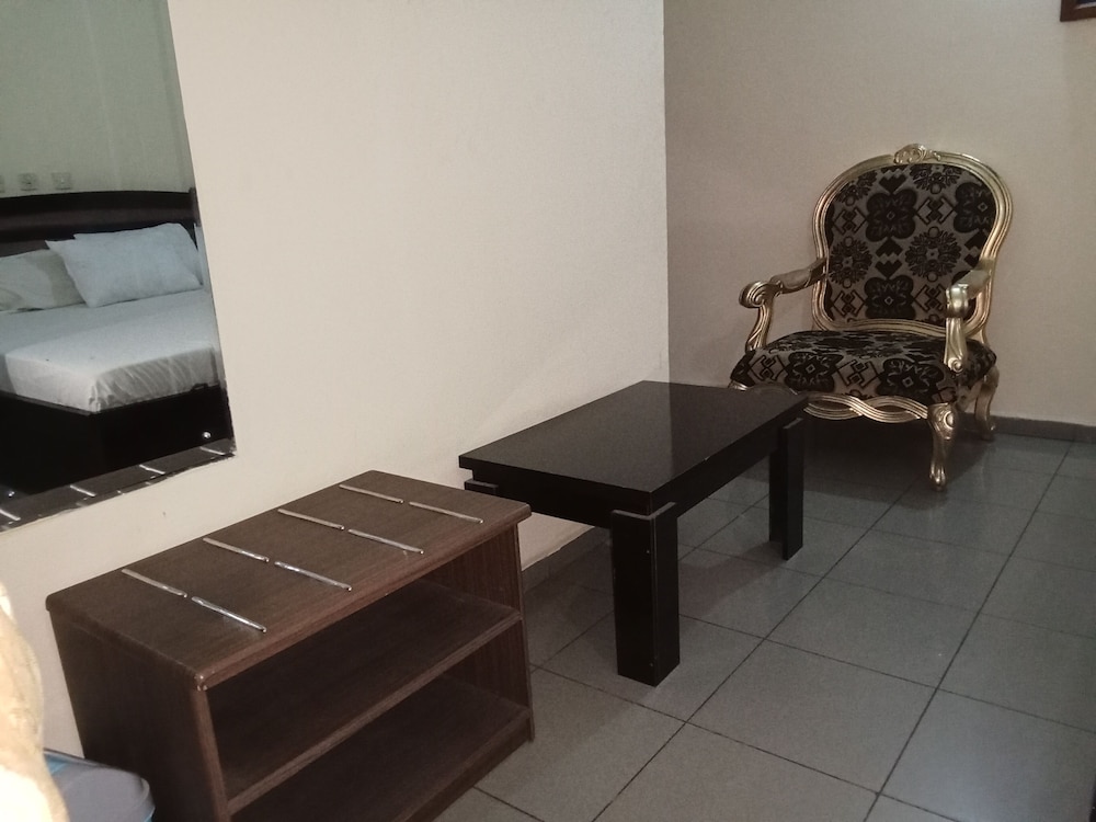 Dreamland Suites 8/45