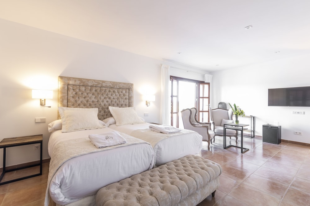 Premium, Studio, Suite, Mountain Side, Mountain View