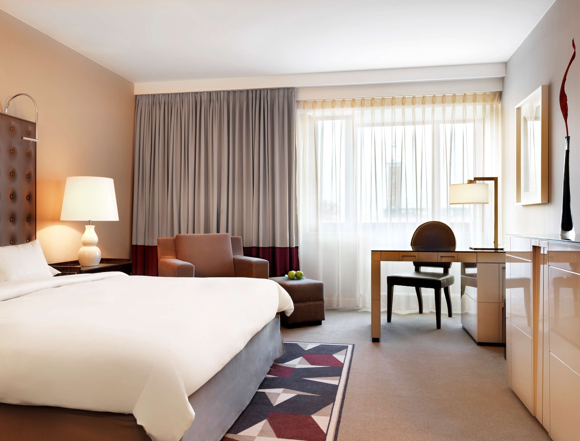 ROOM, KING BED