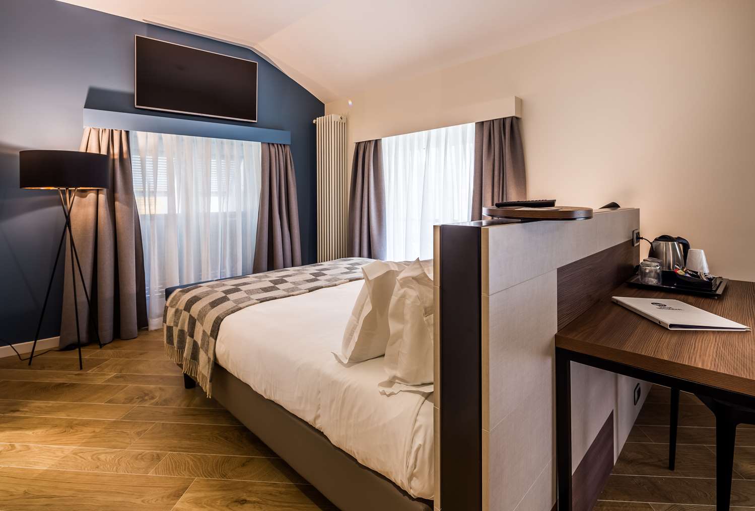 Super, King Bed