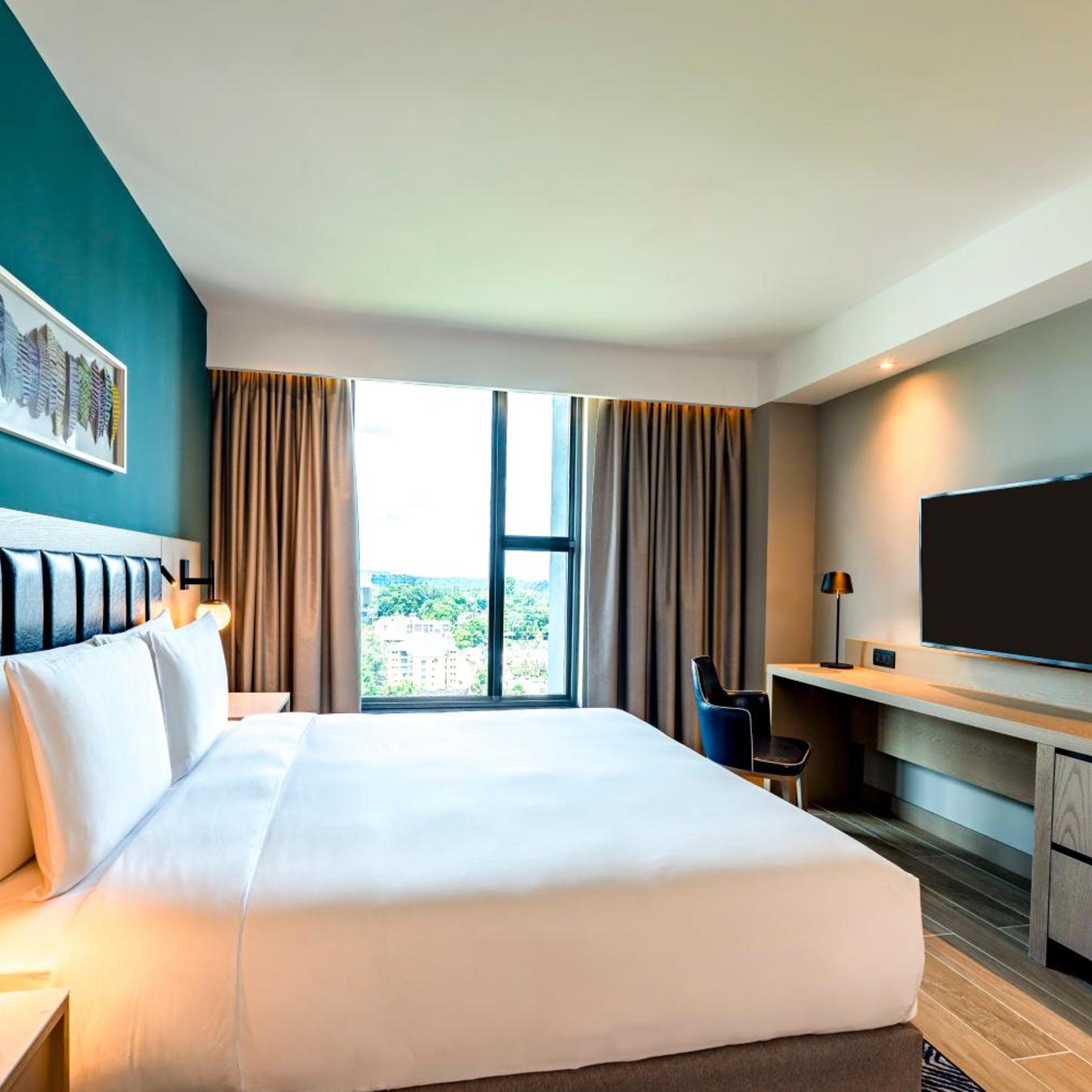 Deluxe King Room Forest View