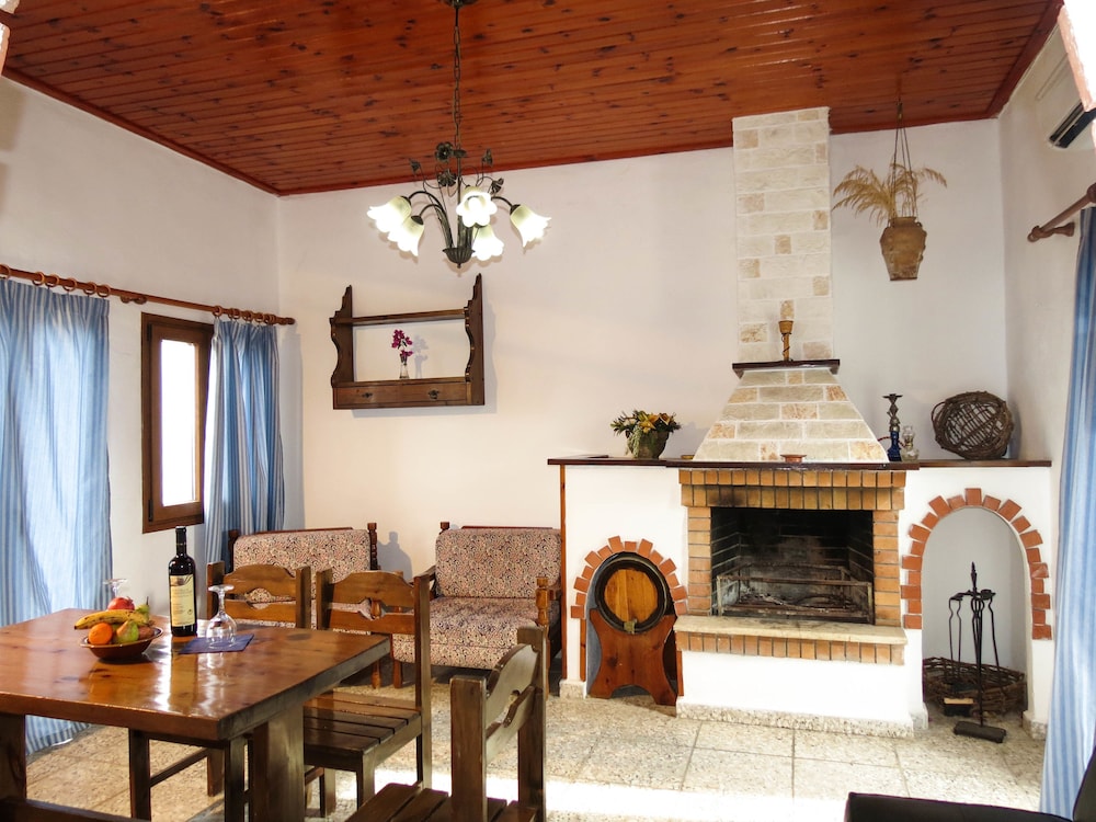 Spiros Soula Hotel 58/84