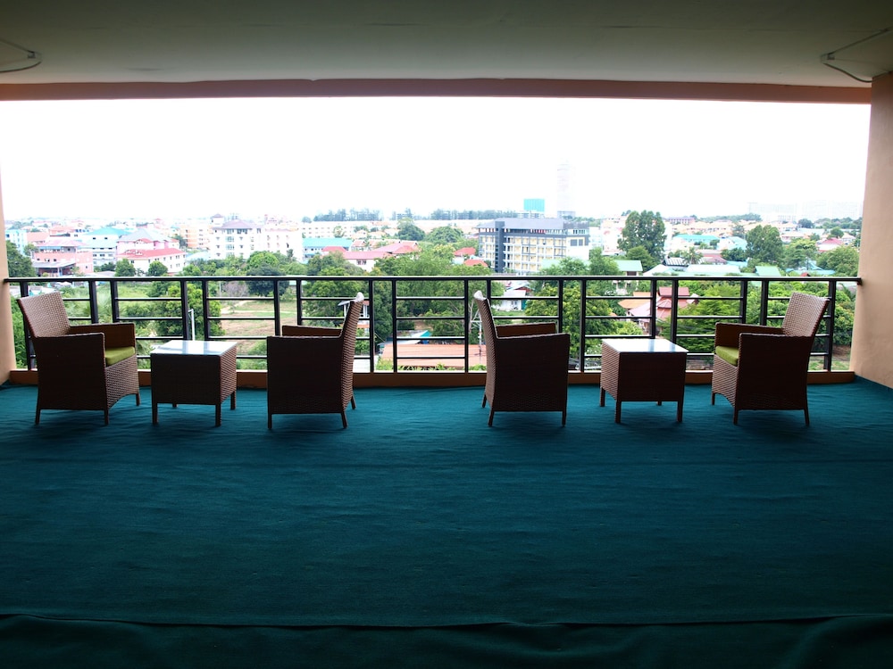 V Residence 25/26