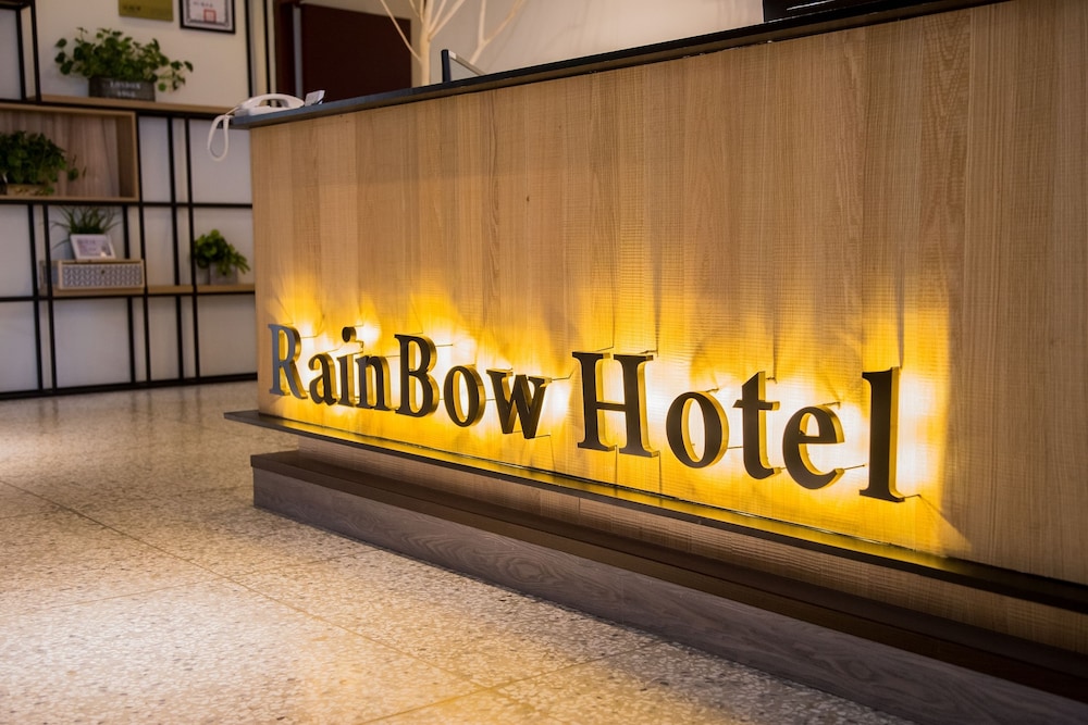 Rainbow Hotel 39/77