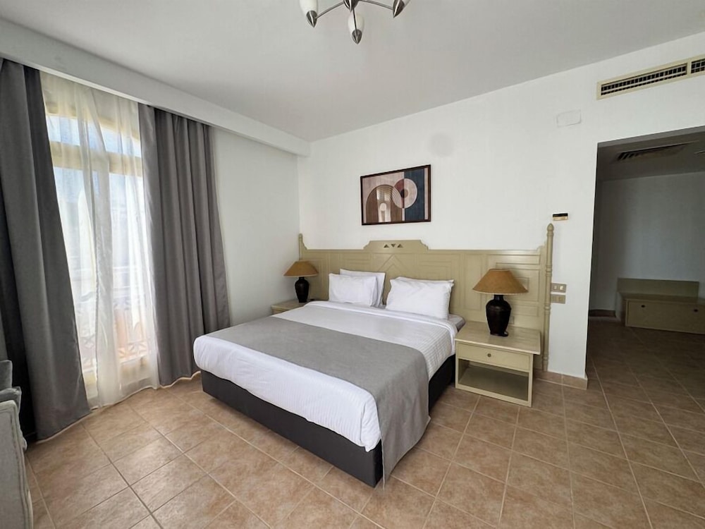 Amphoras Beach - Ultra All Inclusive 8/46