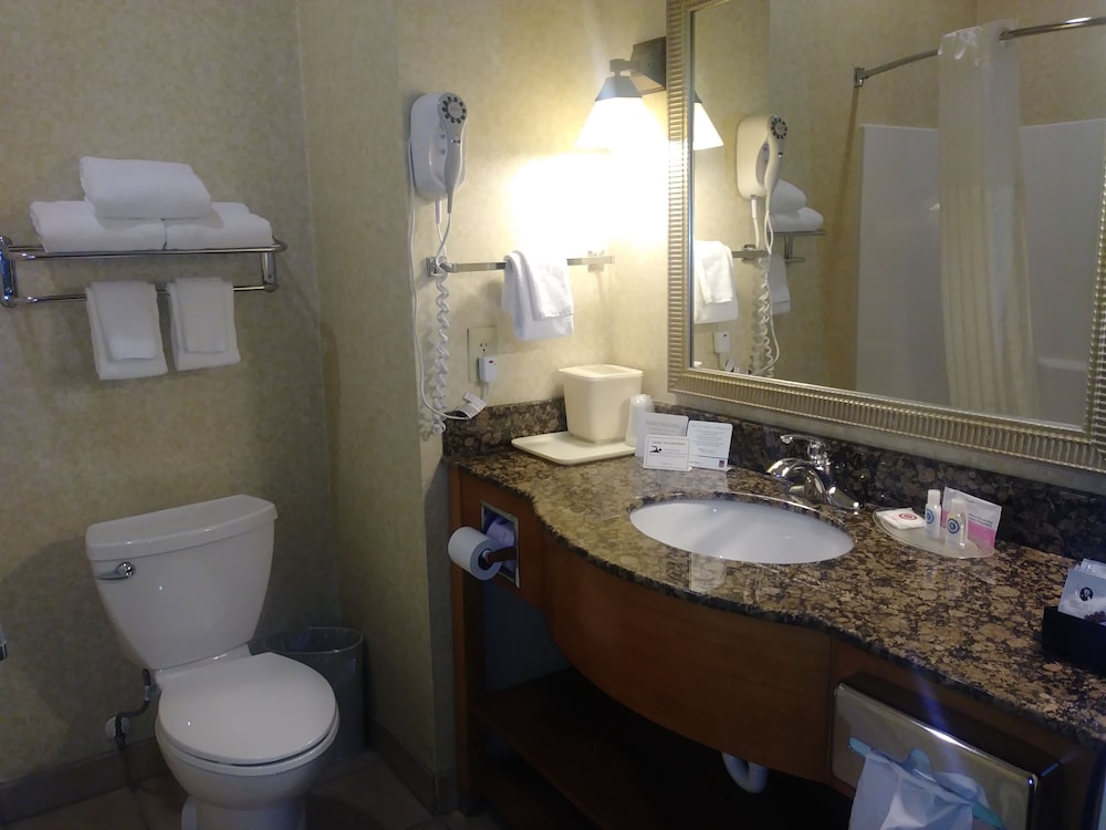 Comfort Suites South Point Huntington 13/43