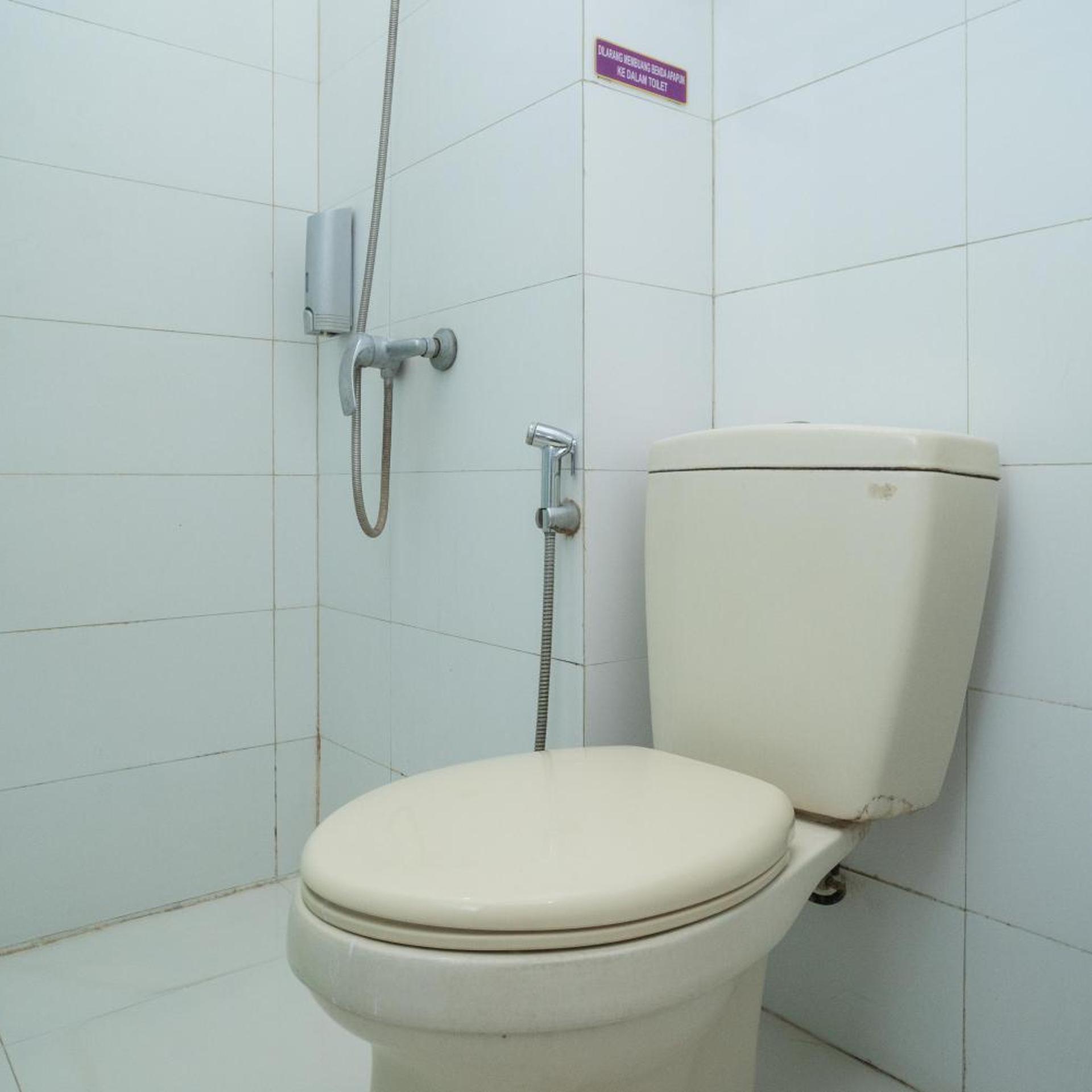 Sans Hotel FiFFa Premiere Malang 55/56