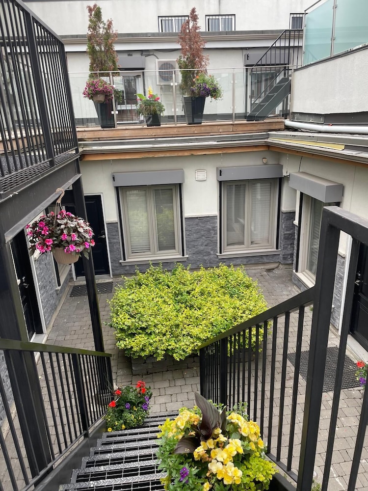 Dragon Gate Inn 4/64