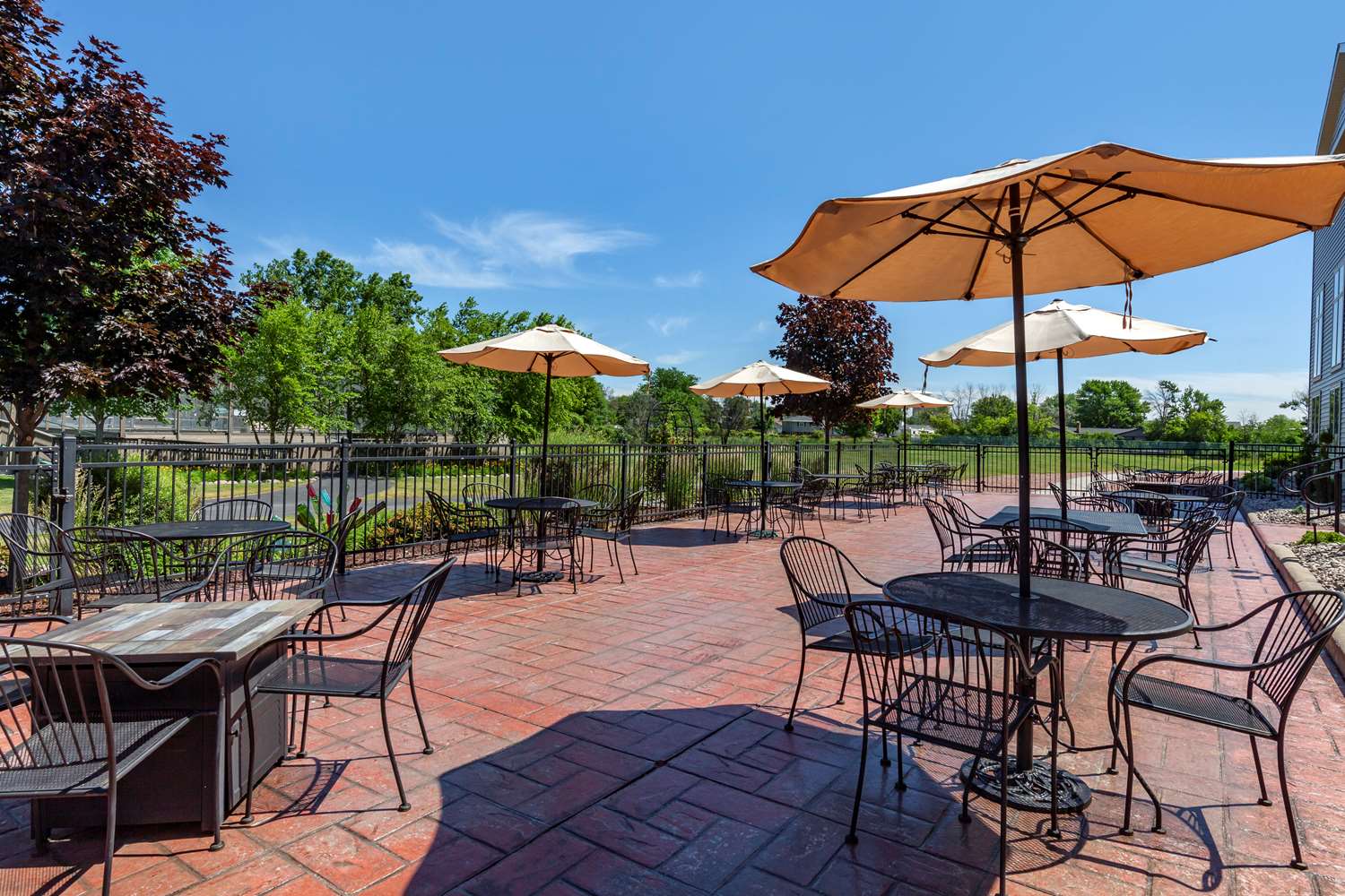 Best Western Premier Bridgewood Resort Hotel 45/60