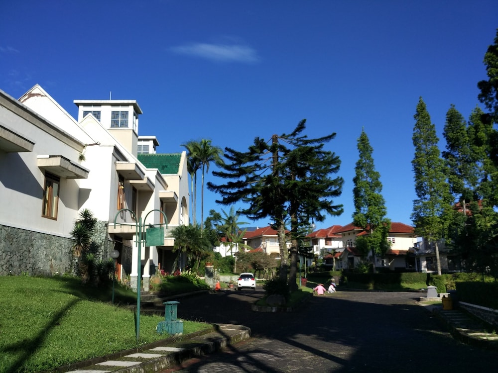 Bumi Ciherang Hotel 16/18