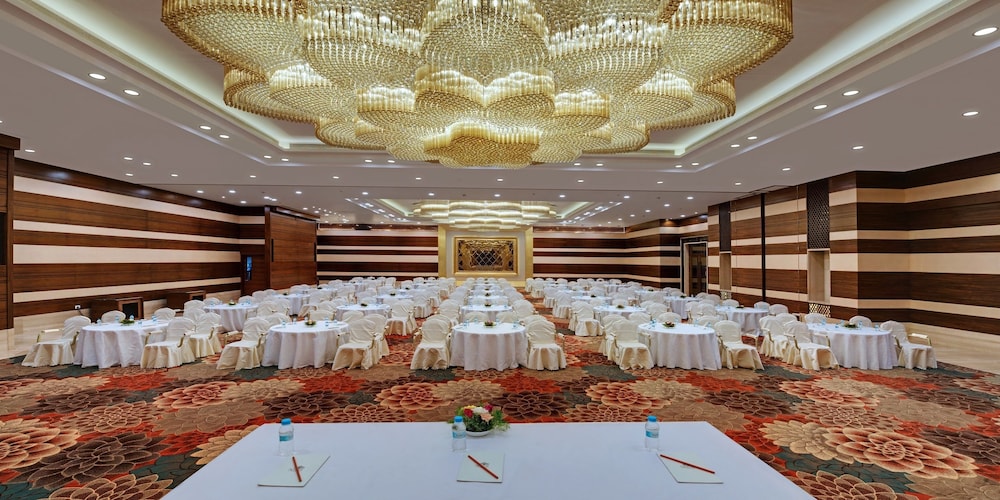 Sayaji Hotel 31/36
