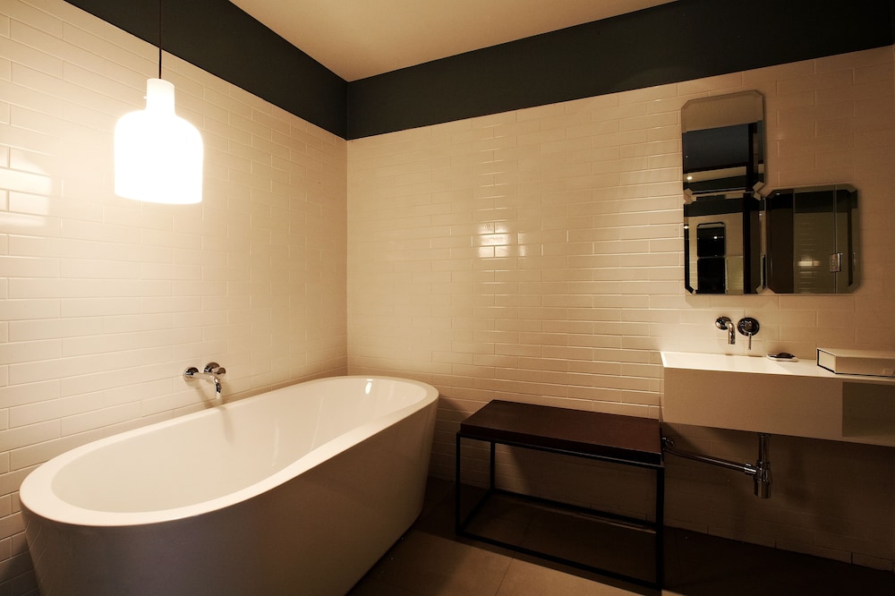 URBAN BOUTIQUE HOTEL 29/32