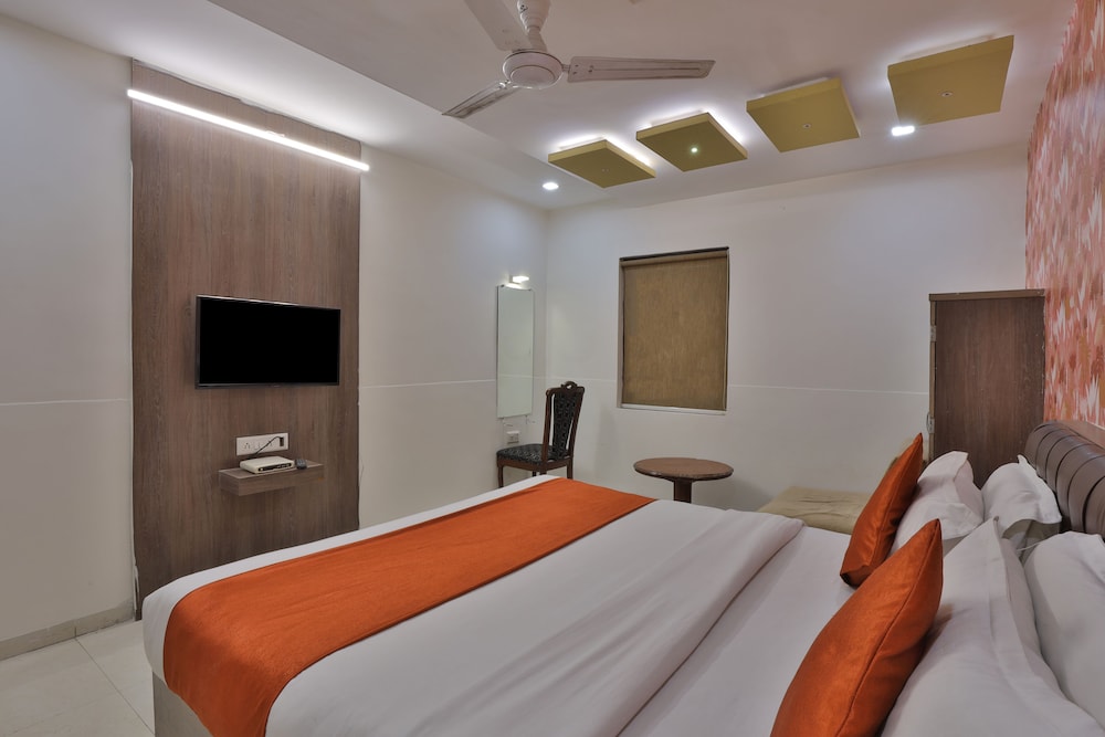 HOTEL SADHBHAV 36/49