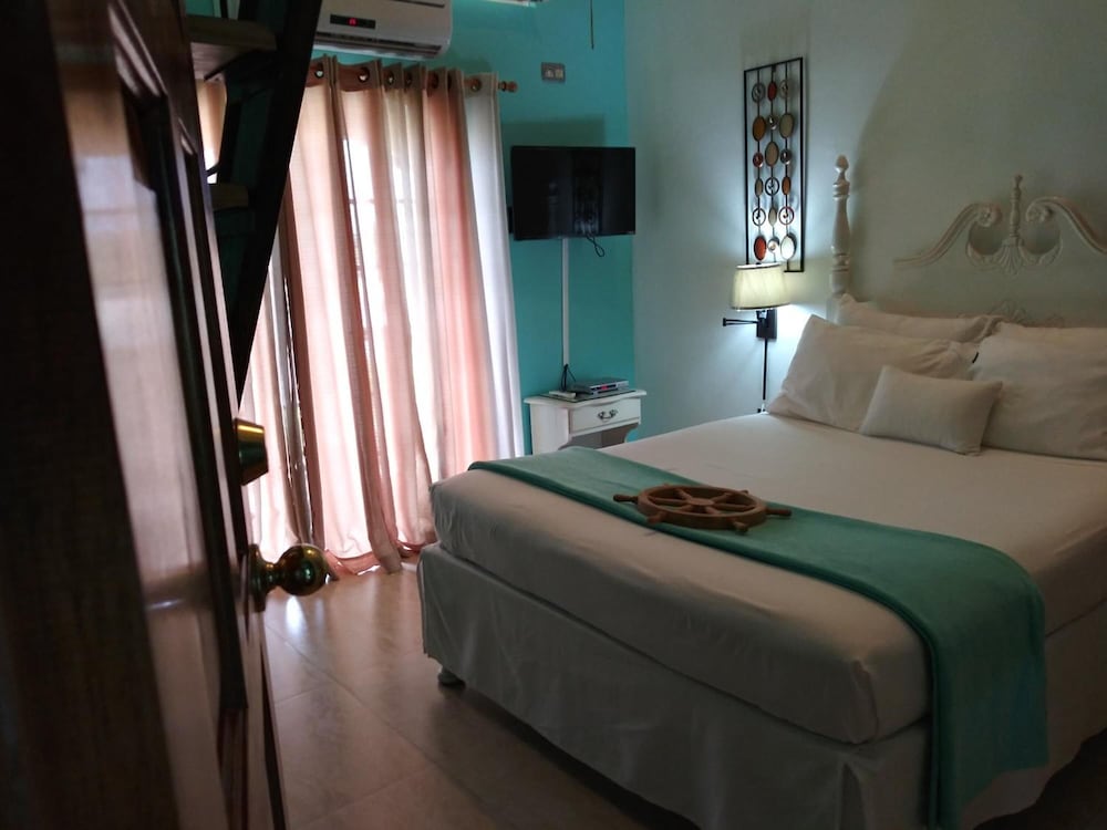 Fisherman's Point Resort 27/50