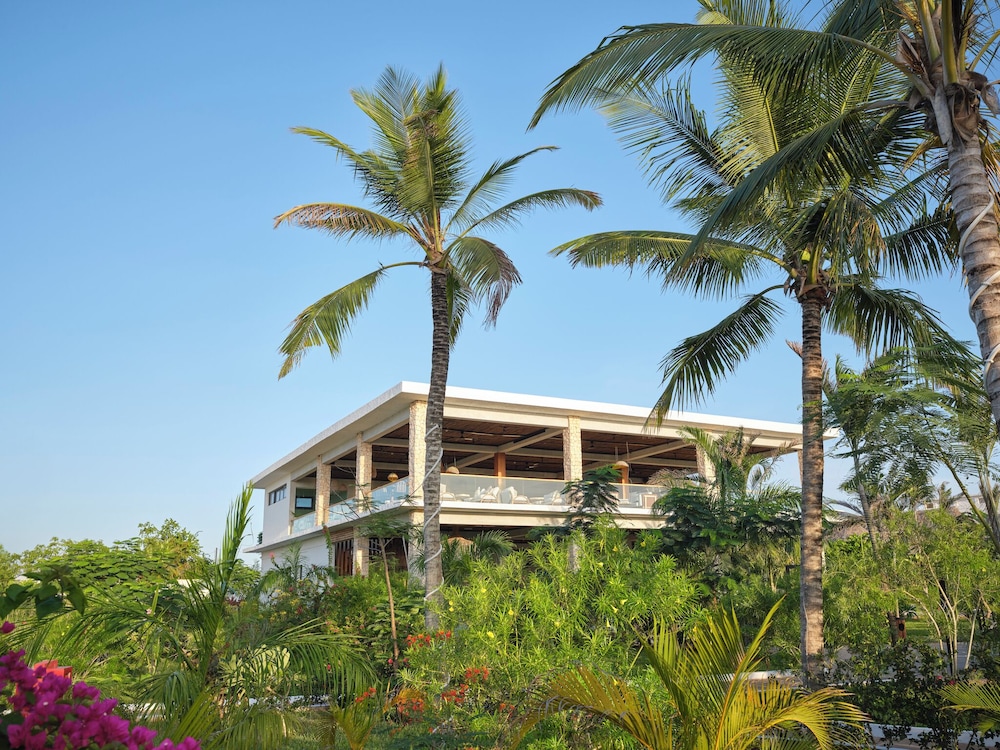Kwanza Resort by Sunrise 6/60
