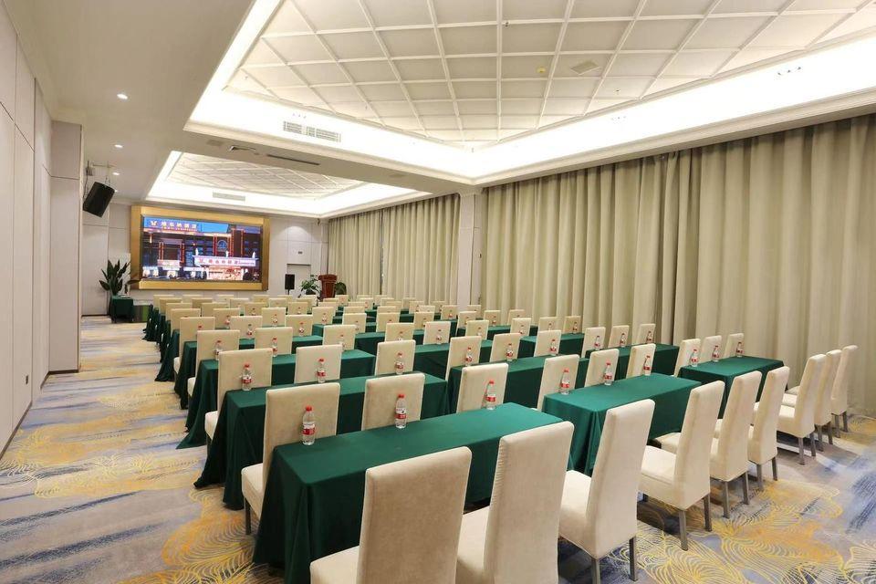 Vienna Hotel (Guangzhou Panyu Qiaonan Aoyuan Square) 46/50