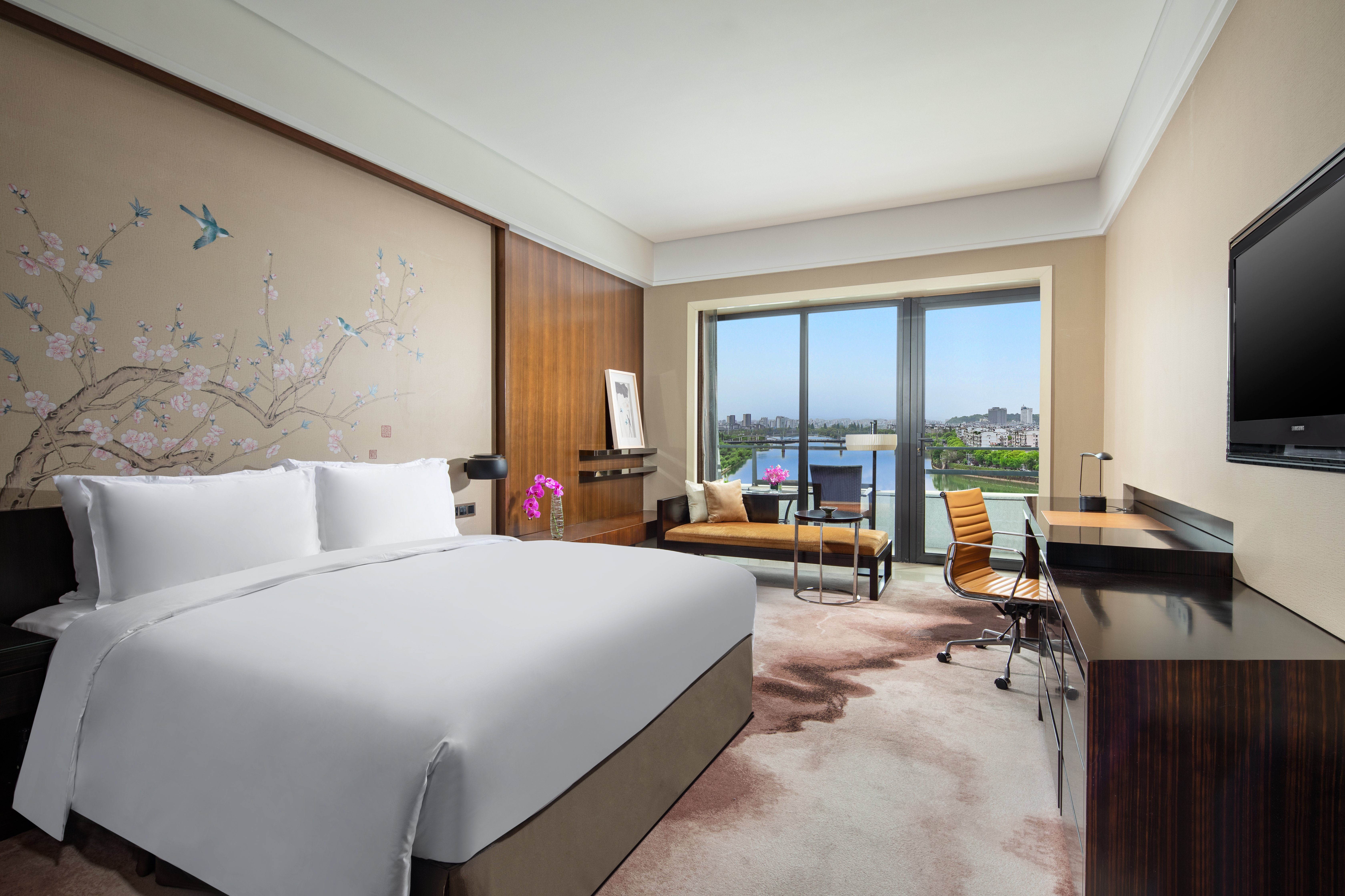 Crowne Plaza Huangshan Yucheng 12/50