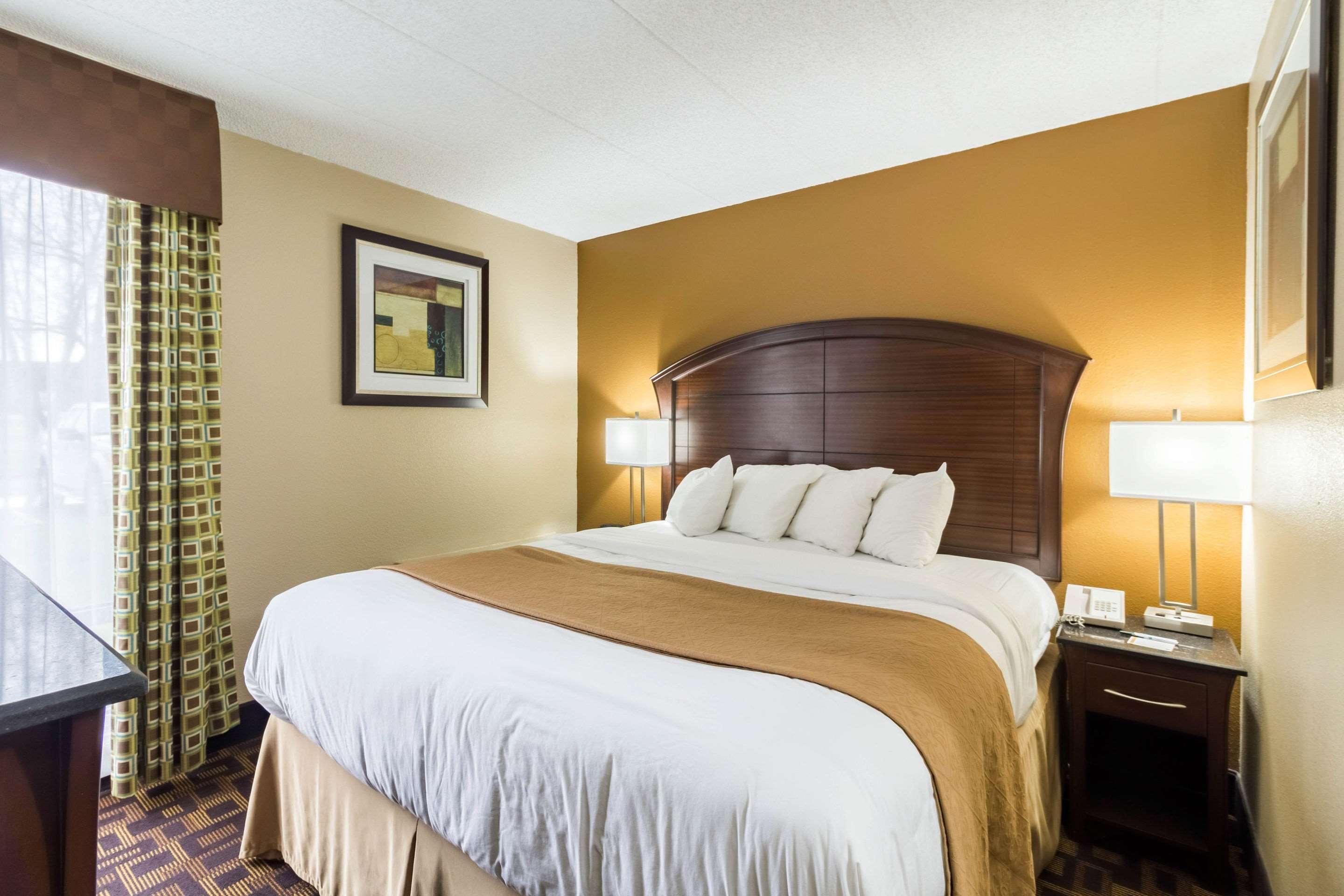 Upgrade, Efficiency, Suite, King Bed