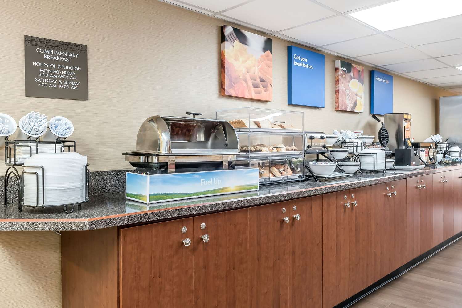 Comfort Inn Suites Piqua Near Troy I75 9/44
