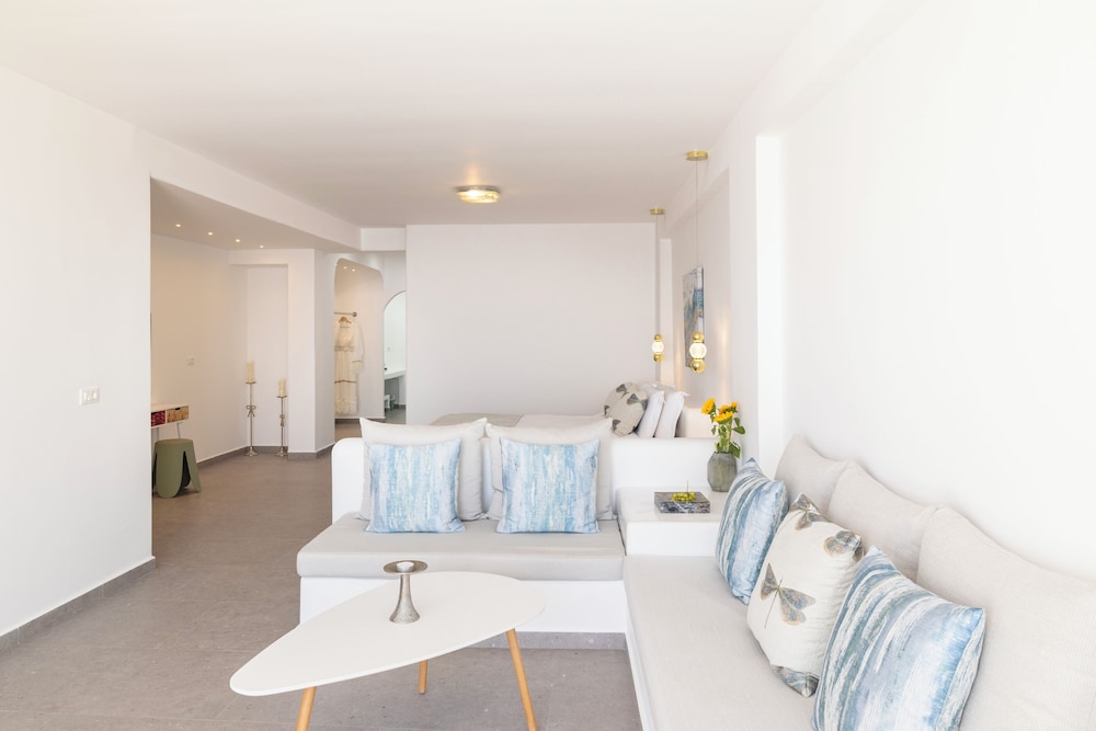 Absolute Bliss Imerovigli Suites 19/63