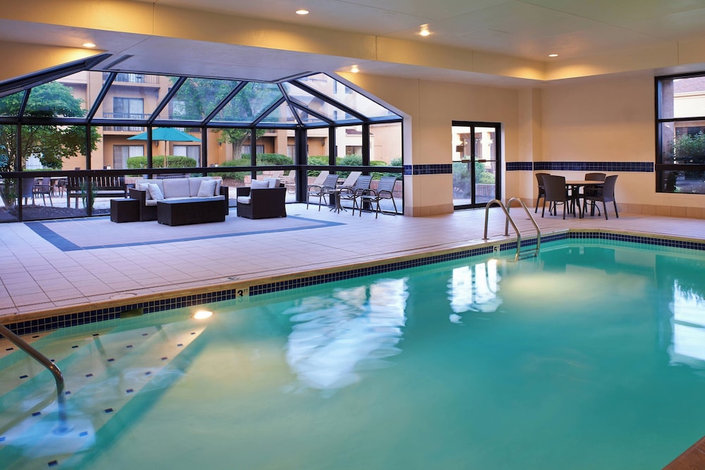 Courtyard Columbus Worthington 22/50